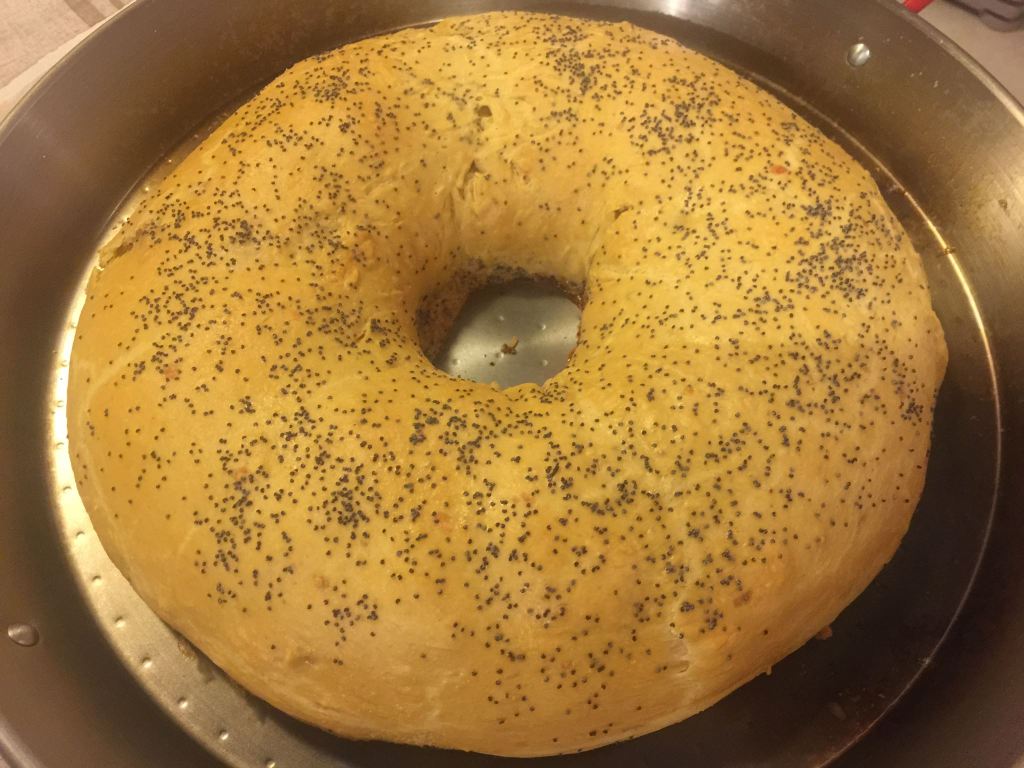 Ciambella salata ai formaggi e pancetta