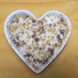 Pasta con salsiccia e scamorza