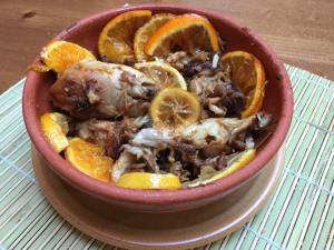 Pollo in coccio marinato agli agrumi