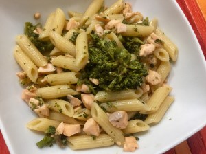 Pennette con broccoletti e salmone