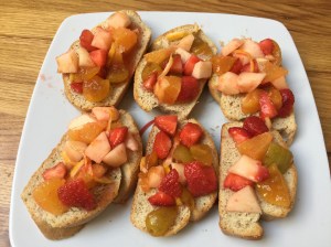 Bruschetta di frutta