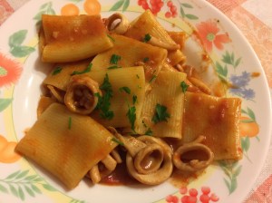 Paccheri al sugo di calamari