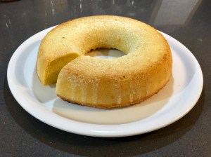 Ciambellone con glassa al limone