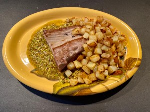 Filetto di tonno al pesto di pistacchi