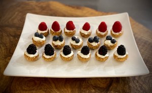 Cestini all'avena ripieni di yogurt