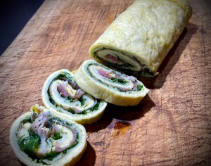 Rotolo di frittata farcito