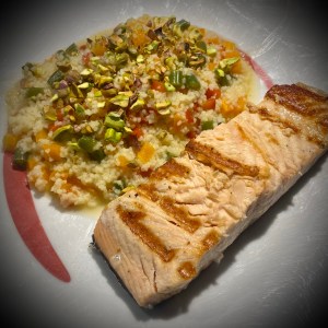 Salmone alla griglia con insalata di cous cous