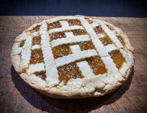 Crostata di confettura di pesche