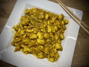 Pollo al latte di cocco e curry