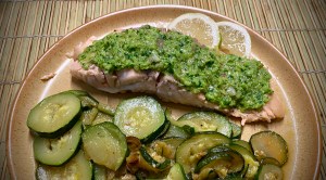 Salmone grigliato con salsa al prezzemolo