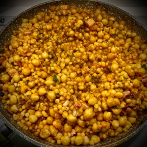 Fregola con ceci e pancetta