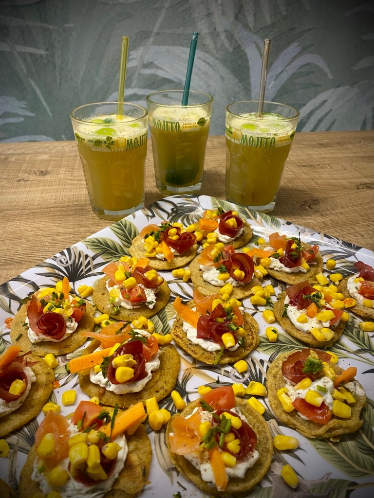 Pancake integrali senza latte, uova, burro con mojito analcolico