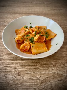 Paccheri alla crema di scampi e gamberi