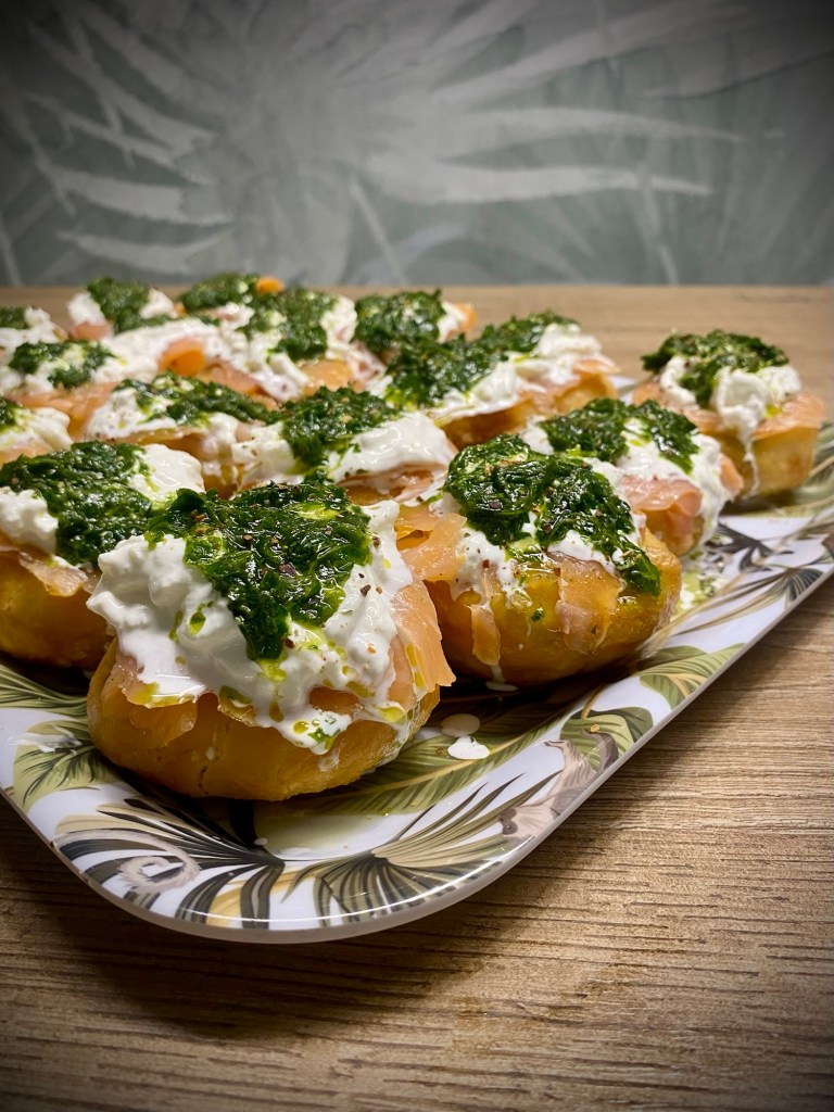 Montanarine con burrata e salmone affumicato