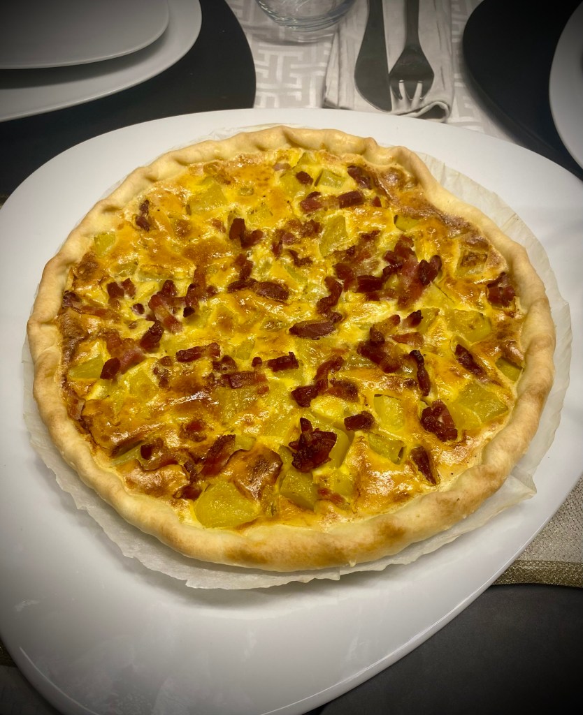 Torta salata patate e pancetta