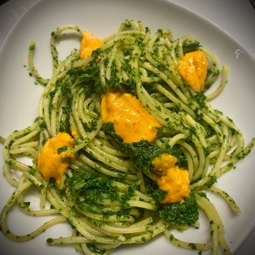 Spaghetti con crema di cime di rapa, nduja e stracciatella